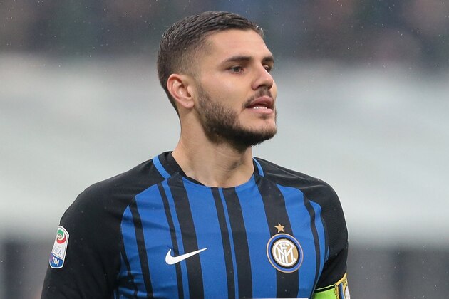 MILAN, ITALY - APRIL 04:  Mauro Emanuel Icardi of FC Internazionale Milano looks on during the serie A match between AC Milan and FC Internazionale at Stadio Giuseppe Meazza on April 4, 2018 in Milan, Italy.  (Photo by Emilio Andreoli/Getty Images)
