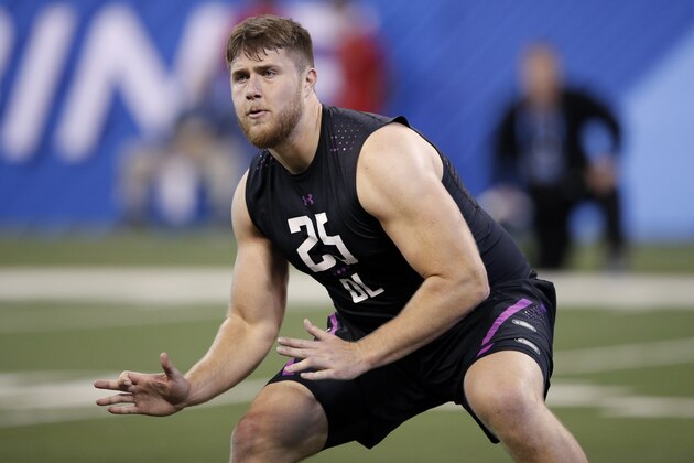 INDIANAPOLIS, IN - MARCH 02: UCLA offensive lineman Kolton Miller in action during the 2018 NFL Combine at Lucas Oil Stadium on March 2, 2018 in Indianapolis, Indiana. (Photo by Joe Robbins/Getty Images)