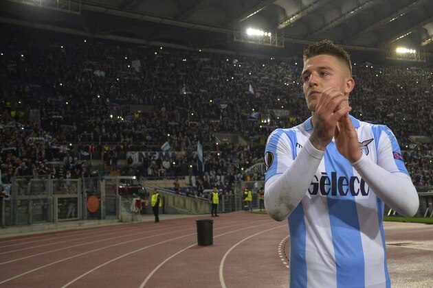 ROME, ROMA - APRIL 05:  Sergej Milinkovic Savic of SS Lazio celebrates a winner game after the UEFA Europa League quarter final leg one match between Lazio Roma and RB Salzburg at Stadio Olimpico on April 5, 2018 in Rome, Italy.  (Photo by Marco Rosi/Getty Images)