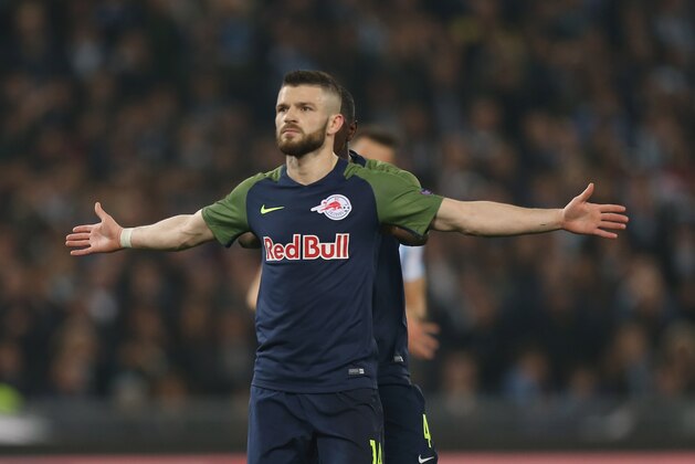 ROME, ITALY - APRIL 05:  Valon Berisha of RB Salzburg celebrates after scoring the team's first goal from penalty spot during the UEFA Europa League quarter final leg one match between SS Lazio and RB Salzburg at Stadio Olimpico on April 5, 2018 in Rome, Italy.  (Photo by Paolo Bruno/Getty Images)