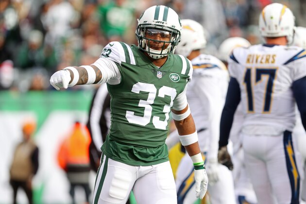 EAST RUTHERFORD, NJ - DECEMBER 24: Jamal Adams #33 of the New York Jets reacts against the Los Angeles Chargersduring the first half of an NFL game at MetLife Stadium on December 24, 2017 in East Rutherford, New Jersey.  (Photo by Ed Mulholland/Getty Images)