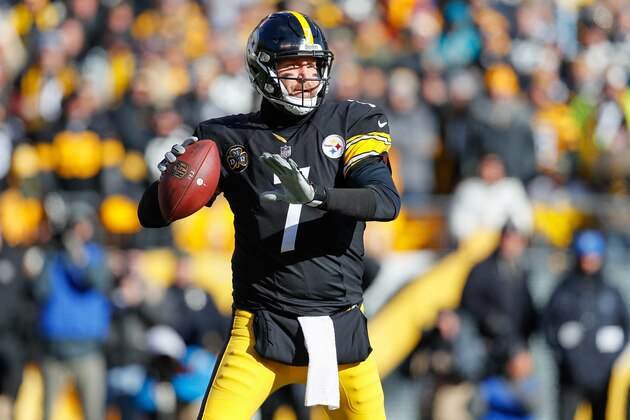 PITTSBURGH, PA - JANUARY 14:  Ben Roethlisberger #7 of the Pittsburgh Steelers throws a pass against the Jacksonville Jaguars during the first half of the AFC Divisional Playoff game at Heinz Field on January 14, 2018 in Pittsburgh, Pennsylvania.  (Photo by Kevin C. Cox/Getty Images)