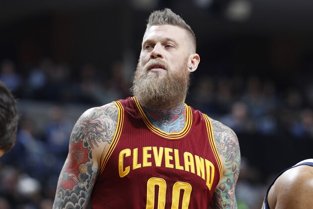 MEMPHIS, TN - DECEMBER 14: Chris Andersen #00 of the Cleveland Cavaliers looks on against the Memphis Grizzlies during the game at FedExForum on December 14, 2016 in Memphis, Tennessee. Memphis defeated Cleveland 93-85. NOTE TO USER: User expressly acknowledges and agrees that, by downloading and or using the photograph, User is consenting to the terms and conditions of the Getty Images License Agreement. (Photo by Joe Robbins/Getty Images)