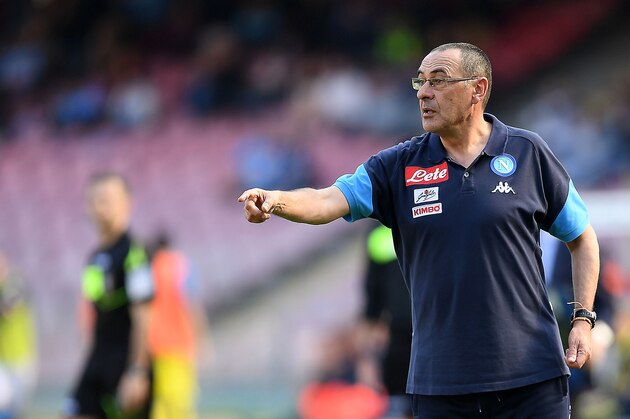 NAPLES, ITALY - APRIL 08:  Coach of SSC Napoli Maurizio Sarri gestures during the serie A match between SSC Napoli and AC Chievo Verona at Stadio San Paolo on April 8, 2018 in Naples, Italy.  (Photo by Francesco Pecoraro/Getty Images)
