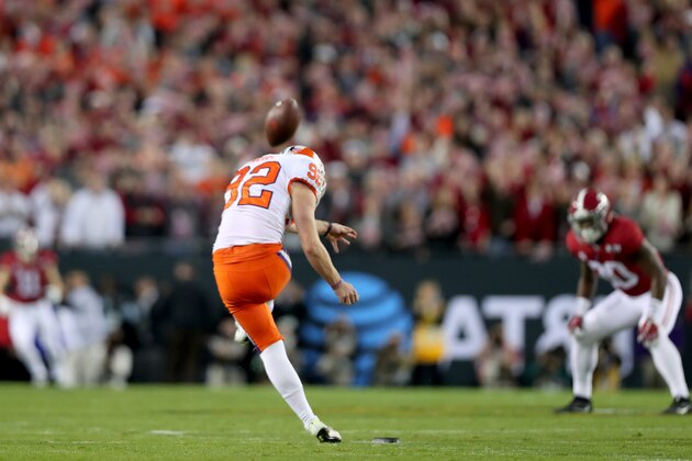 TAMPA, FL - JANUARY 09:  Kicker Greg Huegel #92 of the Clemson Tigers kicks the ball off to start the 2017 College Football Playoff National Championship Game at Raymond James Stadium on January 9, 2017 in Tampa, Florida.  (Photo by Tom Pennington/Getty Images)