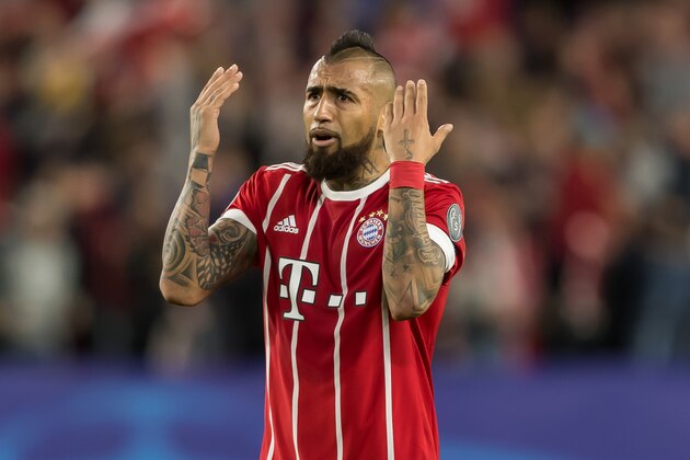 SEVILLE, SPAIN - APRIL 03: Arturo Erasmo Vidal of Bayern Muenchen gestures during the UEFA Champions League Quarter-Final first leg match between Sevilla FC and Bayern Muenchen at Estadio Ramon Sanchez Pizjuan on April 3, 2018 in Seville, Spain. (Photo by TF-Images/TF-Images via Getty Images)