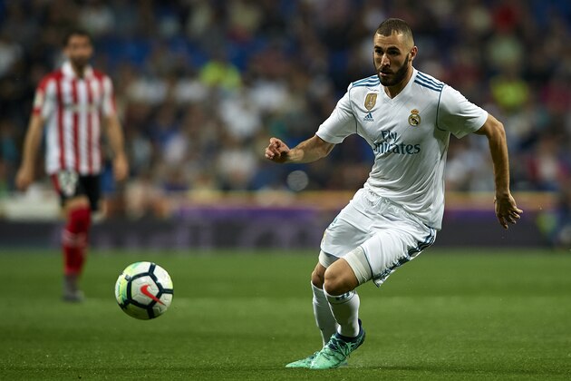 MADRID, SPAIN - APRIL 18:  Karim Benzema of Real Madrid in action during the La Liga match between Real Madrid and Athletic Club at Estadio Santiago Bernabeu on April 18, 2018 in Madrid, Spain. (Photo by Quality Sport Images/Getty Images)