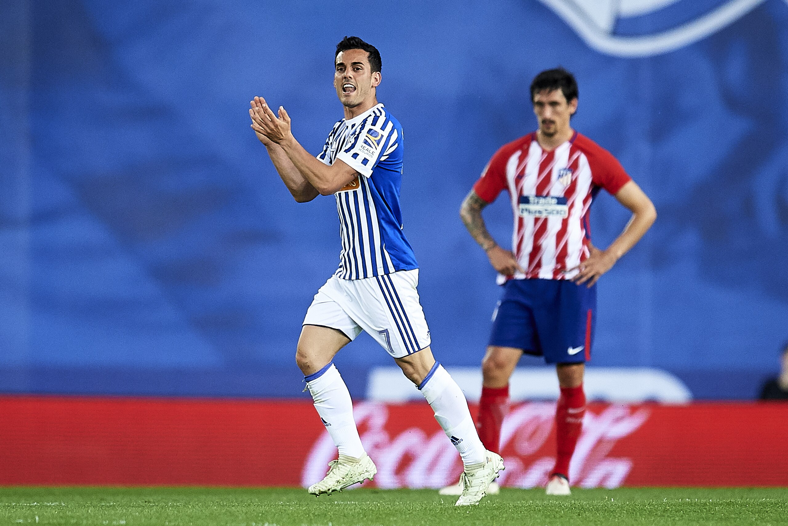 SAN SEBASTIAN, SPAIN - APRIL 19: Juan Miguel Jimenez 'Juanmi' of Real Sociedad celebrates after scoring his team's second goal during the La Liga match between Real Sociedad de Futbol and Atletico Madrid at Estadio Anoeta on April 19, 2018 in San Sebastian, Spain. (Photo by Juan Manuel Serrano Arce/Getty Images) SAN SEBASTIAN, SPAIN - APRIL 19: Juan Miguel Jimenez 'Juanmi' of Real Sociedad celebrates after scoring his team's second goal during the La Liga match between Real Sociedad de Futbol and Atletico Madrid at Estadio Anoeta on April 19, 2018 in San Sebastian, Spain. (Photo by Juan Manuel Serrano Arce/Getty Images)