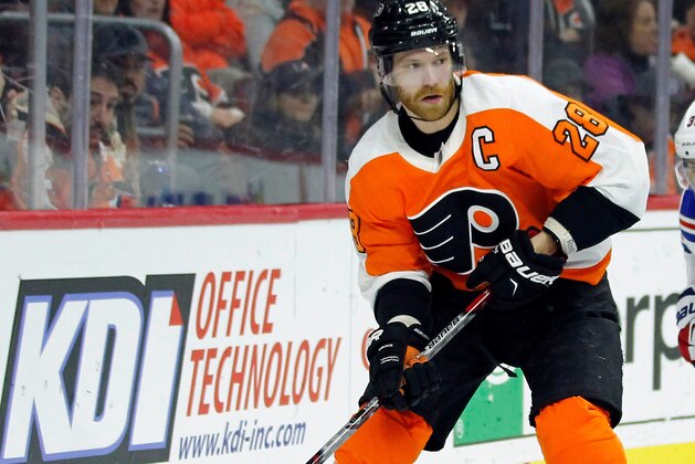 Philadelphia Flyers' Claude Giroux during an NHL hockey game Sunday, April 1, 2018, in Philadelphia. (AP Photo/Tom Mihalek)