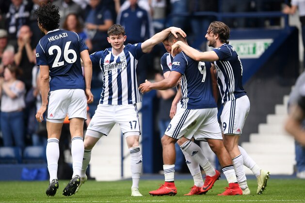 WEST BROMWICH, ENGLAND - APRIL 21:  Jose Salomon Rondon of West Bromwich Albion celebrates with teammates after scoring his sides second goal during the Premier League match between West Bromwich Albion and Liverpool at The Hawthorns on April 21, 2018 in West Bromwich, England.  (Photo by Laurence Griffiths/Getty Images)