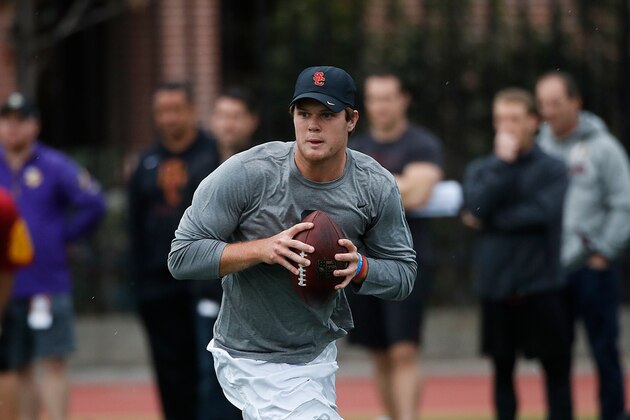 FILE - In this March 21, 2018, file photo, Southern California quarterback Sam Darnold looks to throw a pass during USC Pro Day in Los Angeles. Darnold is visiting the Cleveland Browns, Wednesday, April 4, 2018, who are spending the week meeting with quarterbacks to potentially draft No. 1 overall. (AP Photo/Jae C. Hong, File) FILE - In this March 21, 2018, file photo, Southern California quarterback Sam Darnold looks to throw a pass during USC Pro Day in Los Angeles. Darnold is visiting the Cleveland Browns, Wednesday, April 4, 2018, who are spending the week meeting with quarterbacks to potentially draft No. 1 overall. (AP Photo/Jae C. Hong, File)