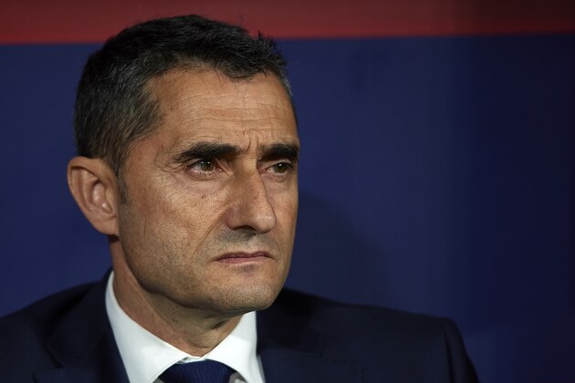 MADRID, SPAIN - APRIL 21:  Ernesto Valverde, Manager of FC Barcelona looks on prior to the Spanish Copa del Rey Final match between Barcelona and Sevilla at Wanda Metropolitano on April 21, 2018 in Madrid, Spain.  (Photo by Quality Sport Images/Getty Images)