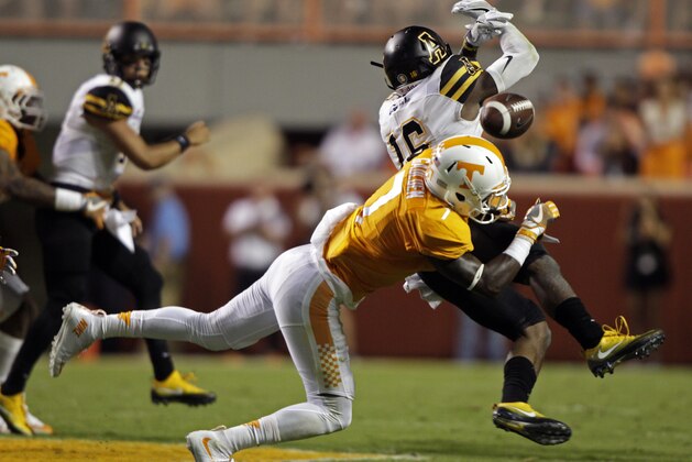 Tennessee defensive back Rashaan Gaulden (7) breaks up a pass intended for Appalachian State wide receiver Jaquil Capel (16) during the first half of an NCAA college football game Thursday, Sept. 1, 2016 in Knoxville, Tenn. (AP Photo/Wade Payne)