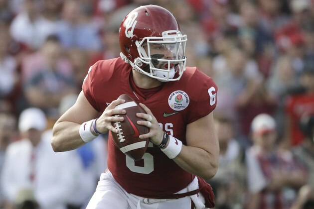 Oklahoma quarterback Baker Mayfield pulls back to throw a pass during the Rose Bowl NCAA college football game against Georgia Monday, Jan. 1, 2018, in Pasadena, Calif. (AP Photo/Jae C. Hong)
