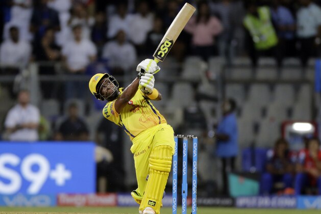 Chennai Super Kings player Dwayne Bravo bats against Mumbai Indians during VIVO IPL cricket T20 match in Mumbai, India, Saturday, April 7, 2018. (AP Photo/Rajanish Kakade)