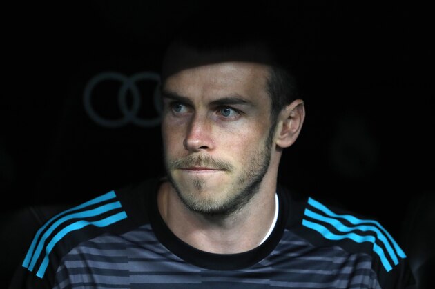 MADRID, SPAIN - APRIL 18: Gareth Bale of Real Madrid looks on prior to the La Liga match between Real Madrid and Athletic Club at Estadio Santiago Bernabeu on April 18, 2018 in Madrid, Spain. (Photo by TF-Images/Getty Images)