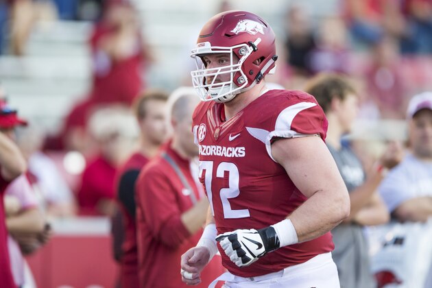 FAYETTEVILLE, AR - OCTOBER15:  Frank Ragnow #72 of the Arkansas Razorbacks warming up before a game against the Mississippi Rebels at Razorback Stadium on October 15, 2016 in Fayetteville, Arkansas.  The Razorbacks defeated the Rebels 34-30.  (Photo by Wesley Hitt/Getty Images)