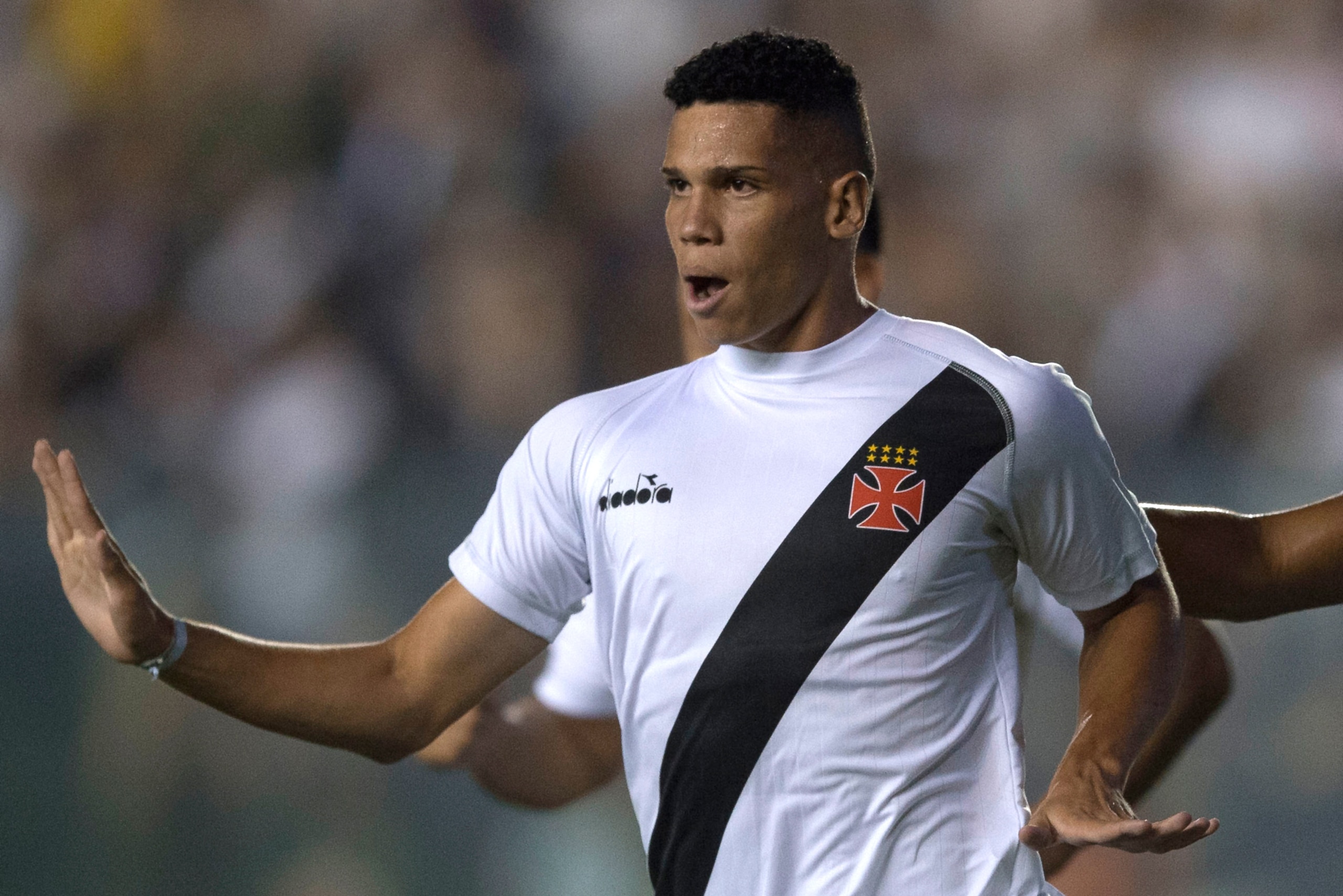 Picture taken on February 7, 2018 shwos Brazil's Vasco da Gama player Paulinho celebrating after scoring a goal against Chile's Universidad Concepcion during their 2018 Libertadores Tournament match at Sao Januario stadium in Rio de Janeiro, Brazil. - As German first division Bundesliga football club Bayer Leverkusen announced on April 27, 2018, Paulinho has signed a contract with the club and will join them in June 2018. (Photo by MAURO PIMENTEL / AFP) / ALTERNATIVE CROP (Photo credit should read MAURO PIMENTEL/AFP/Getty Images) Picture taken on February 7, 2018 shwos Brazil's Vasco da Gama player Paulinho celebrating after scoring a goal against Chile's Universidad Concepcion during their 2018 Libertadores Tournament match at Sao Januario stadium in Rio de Janeiro, Brazil. - As German first division Bundesliga football club Bayer Leverkusen announced on April 27, 2018, Paulinho has signed a contract with the club and will join them in June 2018. (Photo by MAURO PIMENTEL / AFP) / ALTERNATIVE CROP (Photo credit should read MAURO PIMENTEL/AFP/Getty Images)