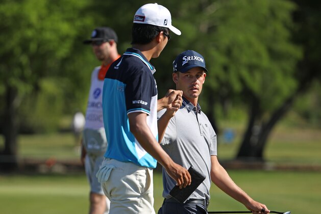 AVONDALE, LA - APRIL 26:  Andrew Putnam and Michael Kim react to a putt on the eigtht hole during the first round of the Zurich Classic at TPC Louisiana on April 26, 2018 in Avondale, Louisiana.  (Photo by Chris Graythen/Getty Images)