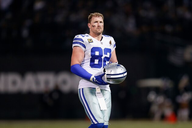OAKLAND, CA - DECEMBER 17: Jason Witten #82 of the Dallas Cowboys looks on during the game against the Oakland Raiders at Oakland-Alameda County Coliseum on December 17, 2017 in Oakland, California. (Photo by Lachlan Cunningham/Getty Images)