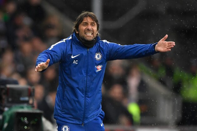 SWANSEA, WALES - APRIL 28: Chelsea manager Antonio Conte reacts during the Premier League match between Swansea City and Chelsea at Liberty Stadium on April 28, 2018 in Swansea, Wales.  (Photo by Stu Forster/Getty Images)