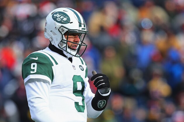 FOXBORO, MA - DECEMBER 31:  Bryce Petty #9 of the New York Jets looks on during the first half against the New England Patriots at Gillette Stadium on December 31, 2017 in Foxboro, Massachusetts.  (Photo by Maddie Meyer/Getty Images)