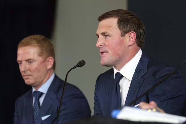 Dallas Cowboys head coach Jason Garrett, left, listens as tight end Jason Witten makes comments as he announces his retirement from football at the NFL team's training facility and headquarters, Thursday, May 3, 2018, in Frisco, Texas (AP Photo/Richard Rodriguez)