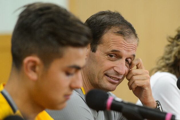 Juventus team manager Massimiliano Allegri (R) gestures next to football player Paulo Dybala during a press conference in Hong Kong on July 29, 2016. / AFP / Anthony WALLACE (Photo credit should read ANTHONY WALLACE/AFP/Getty Images) Juventus team manager Massimiliano Allegri (R) gestures next to football player Paulo Dybala during a press conference in Hong Kong on July 29, 2016. / AFP / Anthony WALLACE (Photo credit should read ANTHONY WALLACE/AFP/Getty Images)