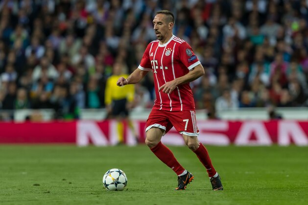 MADRID, SPAIN - MAY 01: Franck Ribery of Bayern Muenchen controls the ball during the UEFA Champions League Semi Final Second Leg match between Real Madrid and Bayern Muenchen at the Bernabeu on May 1, 2018 in Madrid, Spain. (Photo by TF-Images/Getty Images)