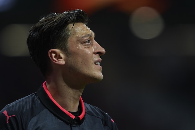MADRID, SPAIN - MAY 03:  Mesut Ozil of Arsenal FC reacts during the UEFA Europa League Semi Final second leg match between Atletico Madrid  and Arsenal FC at Estadio Wanda Metropolitano on May 3, 2018 in Madrid, Spain.  (Photo by Quality Sport Images/Getty Images)
