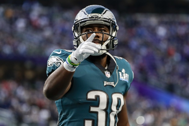 Philadelphia Eagles running back Kenjon Barner (38), warms up before the NFL Super Bowl 52 football game against the New England Patriots, Sunday, Feb. 4, 2018, in Minneapolis. (AP Photo/Frank Franklin II)
