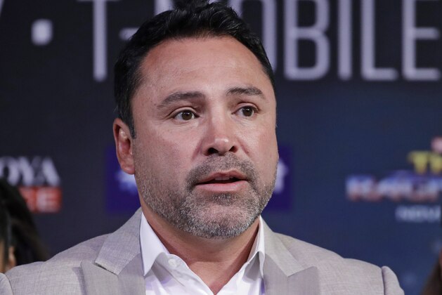 Oscar de la Hoya speaks during a news conference Wednesday, Sept. 13, 2017, in Las Vegas. (AP Photo/John Locher)