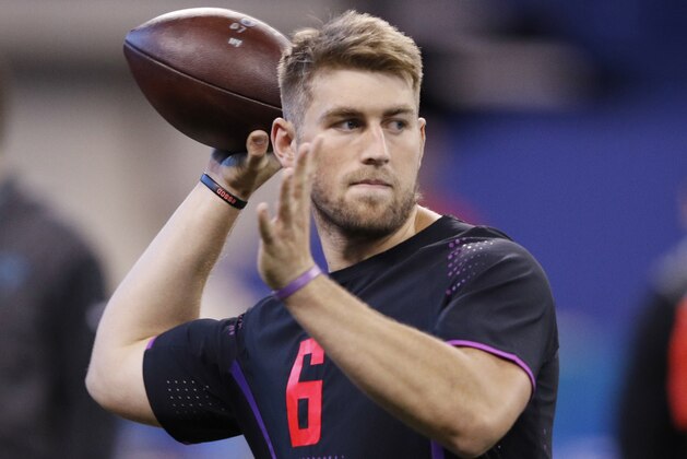 INDIANAPOLIS, IN - MARCH 03: LSU quarterback Danny Etling in action during the NFL Combine at Lucas Oil Stadium on March 3, 2018 in Indianapolis, Indiana. (Photo by Joe Robbins/Getty Images)