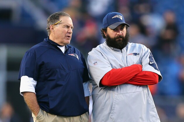FOXBORO, MA - DECEMBER 06: Patriots head coach Bill Belichick of the New England Patriots talks with defensive coordinator Matt Patricia before their game against the Philadelphia Eagles at Gillette Stadium on December 6, 2015 in Foxboro, Massachusetts.  (Photo by Maddie Meyer/Getty Images)
