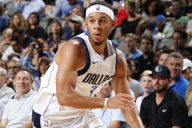 DALLAS, TX - OCTOBER 4:  Seth Curry #30 of the Dallas Mavericks handles the ball against the Chicago Bulls on October 4, 2017 at the American Airlines Center in Dallas, Texas. NOTE TO USER: User expressly acknowledges and agrees that, by downloading and or using this photograph, User is consenting to the terms and conditions of the Getty Images License Agreement. Mandatory Copyright Notice: Copyright 2017 NBAE (Photo by Glenn James/NBAE via Getty Images)