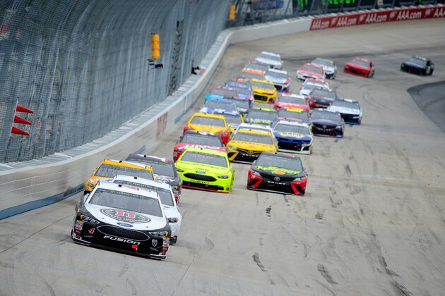 DOVER, DE - MAY 06:  Kevin Harvick, driver of the #4 Jimmy John's Ford, leads a pack of cars during the Monster Energy NASCAR Cup Series AAA 400 Drive for Autism at Dover International Speedway on May 6, 2018 in Dover, Delaware.  (Photo by Robert Laberge/Getty Images)
