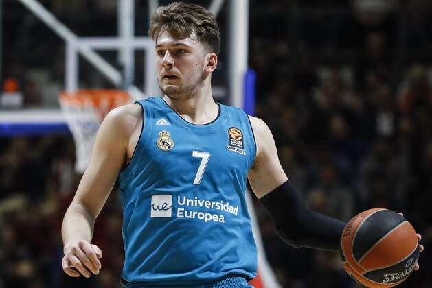 BELGRADE, SERBIA - MARCH 30: Luka Doncic of Real Madrid in action during the 2017/2018 Turkish Airlines EuroLeague Regular Season game between Crvena Zvezda mts Belgrade and Real Madrid at Aleksandar Nikolic Hall on March 30, 2018 in Belgrade, Serbia. (Photo by Srdjan Stevanovic/Getty Images)