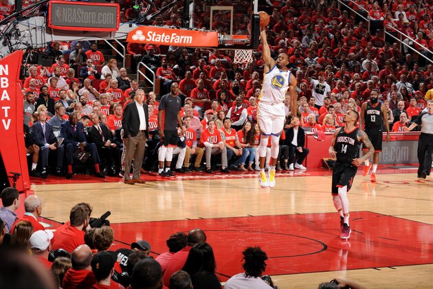 HOUSTON, TX - MAY 14:  Andre Iguodala #9 of the Golden State Warriors dunks the ball against the Houston Rockets during Game One of the Western Conference Finals of the 2018 NBA Playoffs on May 14, 2018 at the Toyota Center in Houston, Texas. NOTE TO USER: User expressly acknowledges and agrees that, by downloading and or using this photograph, User is consenting to the terms and conditions of the Getty Images License Agreement. Mandatory Copyright Notice: Copyright 2018 NBAE (Photo by Andrew D. Bernstein/NBAE via Getty Images)