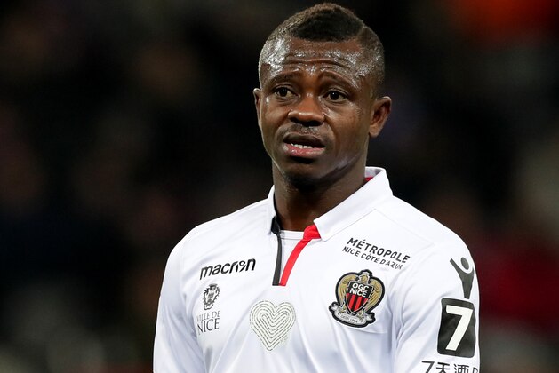 TOULOUSE, FRANCE - NOVEMBER 29:  Jean Michael Seri of Nice looks on during the Ligue 1 match between Toulouse and OGC Nice   at Stadium Municipal on November 29, 2017 in Toulouse.  (Photo by Romain Perrocheau/Getty Images)