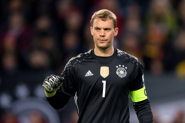 HAMBURG, GERMANY - OCTOBER 08:  Goalkeeper Manuel Neuer of Germany reacts during the FIFA World Cup 2018 qualifying match between Germany and Czech Republic at Volksparkstadion on October 8, 2016 in Hamburg, Germany.  (Photo by Boris Streubel/Getty Images)