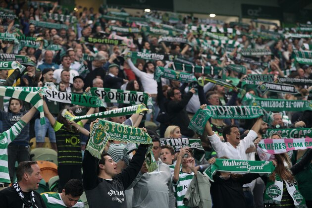 LISBON, PORTUGAL - APRIL 18: Sporting supporters celebrates wining the Sporting CP v FC Porto  - Portuguese Cup semi finals 2 leg at Estadio Jose Alvalade on April 18, 2018 in Lisbon, Portugal. (Photo by Carlos Rodrigues/Getty Images)