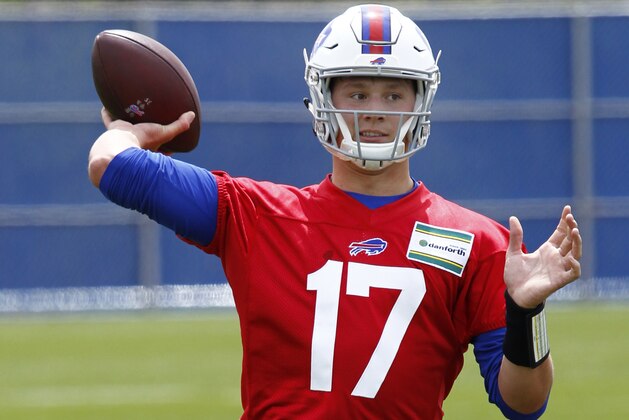 Buffalo Bills rookie quarterback Josh Allen throws a pas during the team's NFL football rookie minicamp, Friday, May 11, 2018, in Orchard Park, N.Y. (AP Photo/Jeffrey T. Barnes)