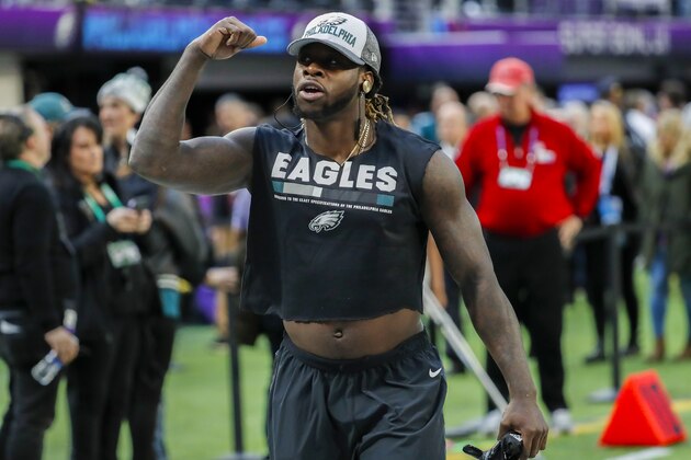Philadelphia Eagles running back Jay Ajayi, warms up before the NFL Super Bowl 52 football game against the New England Patriots Sunday, Feb. 4, 2018, in Minneapolis. (AP Photo/Charlie Neibergall)
