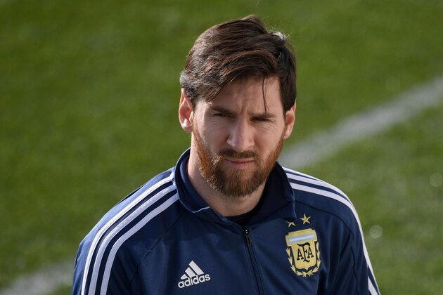Argentina's forward Lionel Messi attends a training session in Madrid on March 25, 2018 ahead of an international friendly football match between Spain and Argentina. / AFP PHOTO / GABRIEL BOUYS        (Photo credit should read GABRIEL BOUYS/AFP/Getty Images)