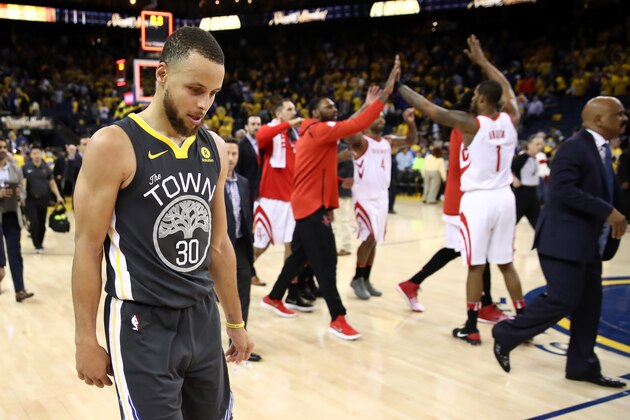 OAKLAND, CA - MAY 22:  Stephen Curry #30 of the Golden State Warriors walks off the court after losing 95-92 to the Houston Rockets in Game Four of the Western Conference Finals of the 2018 NBA Playoffs at ORACLE Arena on May 22, 2018 in Oakland, California. NOTE TO USER: User expressly acknowledges and agrees that, by downloading and or using this photograph, User is consenting to the terms and conditions of the Getty Images License Agreement.  (Photo by Ezra Shaw/Getty Images)