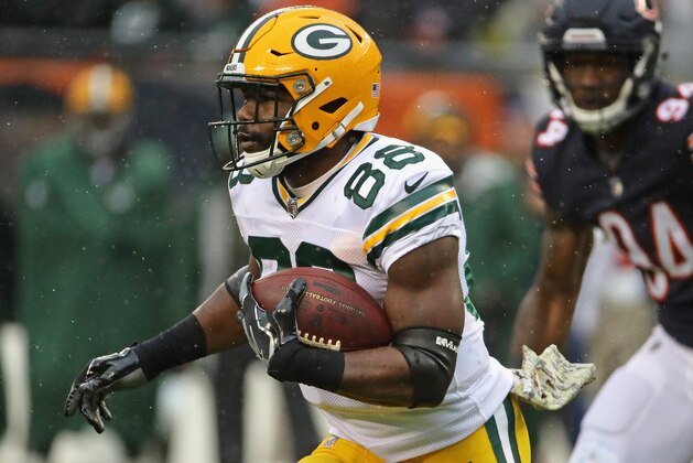 CHICAGO, IL - NOVEMBER 12:   Ty Montgomery #88 of the Green Bay Packers runs against the Chicago Bears at Soldier Field on November 12, 2017 in Chicago, Illinois. The Packers defeated the Bears 23-16. (Photo by Jonathan Daniel/Getty Images)