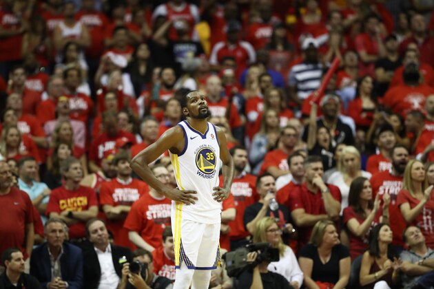 HOUSTON, TX - MAY 24:  Kevin Durant #35 of the Golden State Warriors reacts late in the fourth quarter of Game Five of the Western Conference Finals of the 2018 NBA Playoffs against the Houston Rockets at Toyota Center on May 24, 2018 in Houston, Texas.  (Photo by Ronald Martinez/Getty Images)