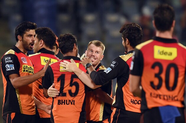 Sunrisers Hyderabad captain David Warner (C) celebrates the victory over Kolkata Knight Riders with teammates  during the 2016 Indian Premier League (IPL) Twenty20 eliminator cricket match between Kolkata Knight Riders and Sunrisers Hyderabad at the Feroz Shah Kotla Cricket Stadium in New Delhi on May 25, 2016. / AFP / PRAKASH SINGH        (Photo credit should read PRAKASH SINGH/AFP/Getty Images)