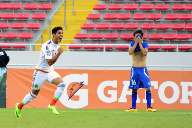 Mexican footballer Uriel Antuna (L) celebrates after scoring a goal, next to Salvadoran player Diego Chavez (R), during their U-20 Concacaf qualifying football match at the National Stadium in San Jose on March 1, 2017.  / AFP PHOTO / EZEQUIEL BECERRA        (Photo credit should read EZEQUIEL BECERRA/AFP/Getty Images)