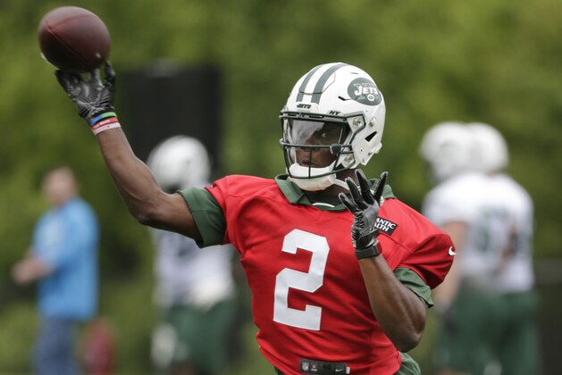 New York Jets quarterback Teddy Bridgewater throws during practice at the NFL football team's training camp in Florham Park, N.J., Tuesday, May 22, 2018. (AP Photo/Seth Wenig)